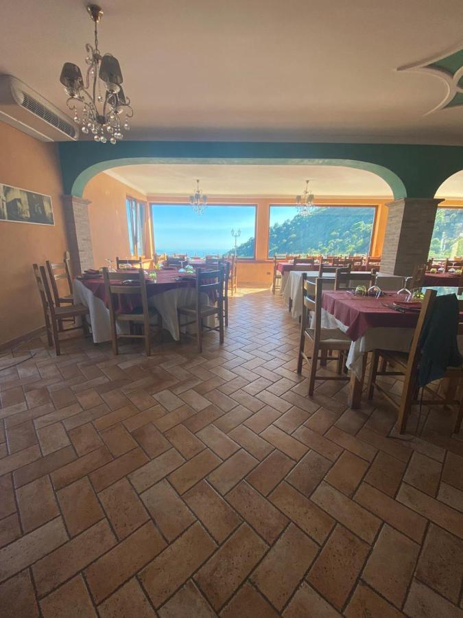 Lenola Agriturismo Collecamminoヴィラ エクステリア 写真